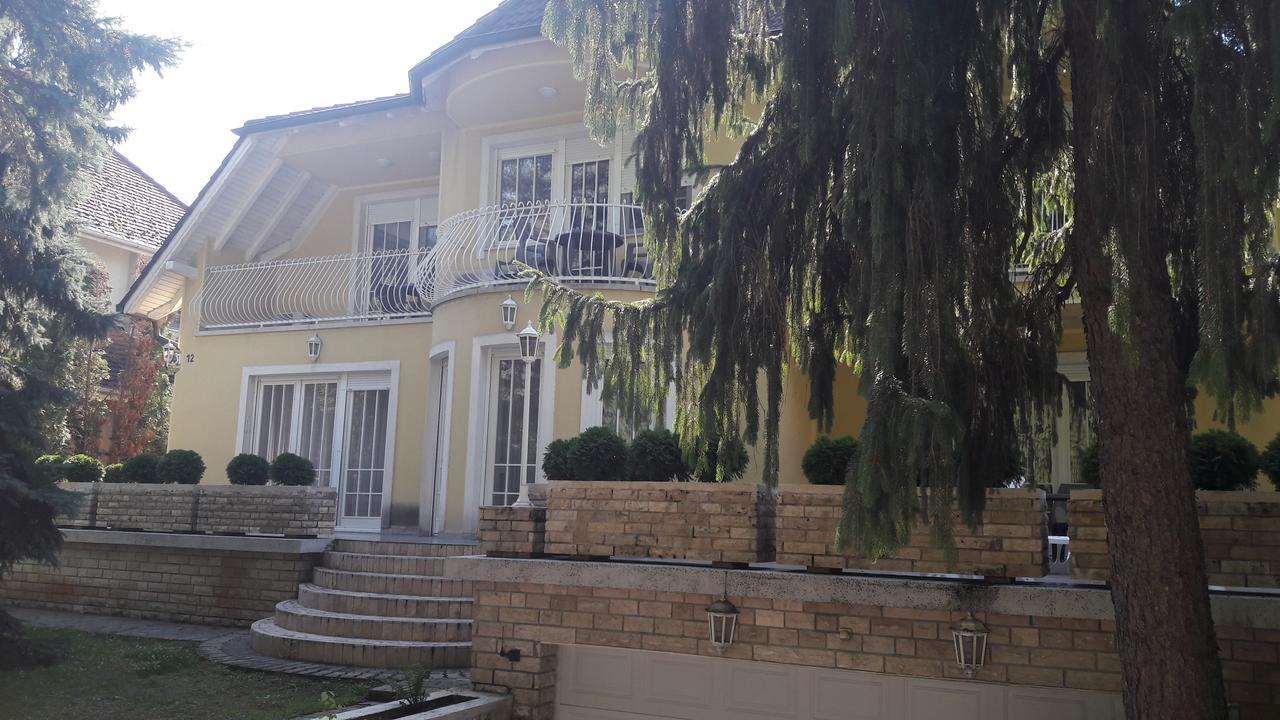 Pero Panzio Bed & Breakfast Debrecen Exterior photo