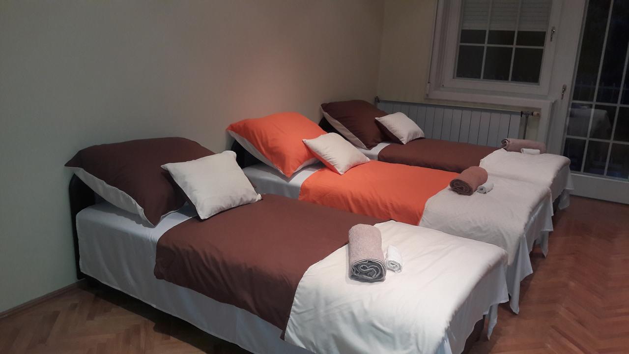 Pero Panzio Bed & Breakfast Debrecen Exterior photo