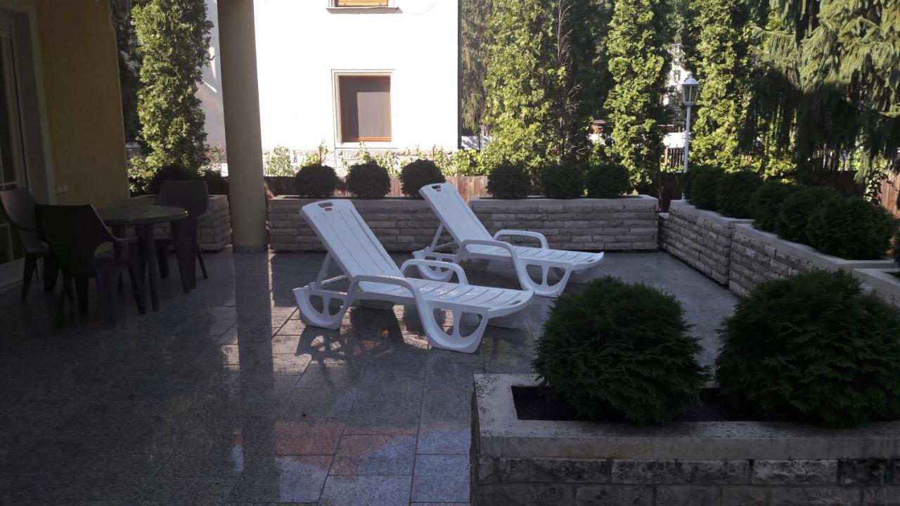 Pero Panzio Bed & Breakfast Debrecen Exterior photo